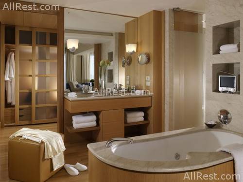 Amphitryon Hotel 7